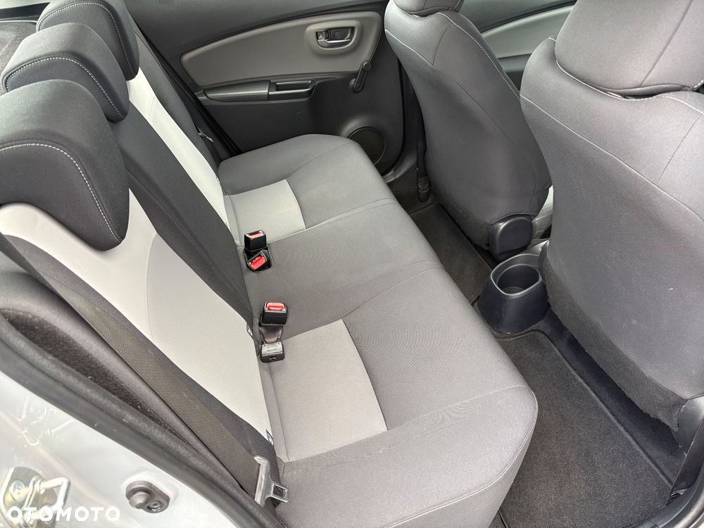 Toyota Yaris 1.5 Dynamic CVT - 8
