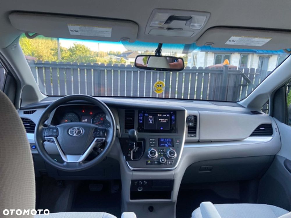 Toyota Sienna 3.5 V6 SE - 8