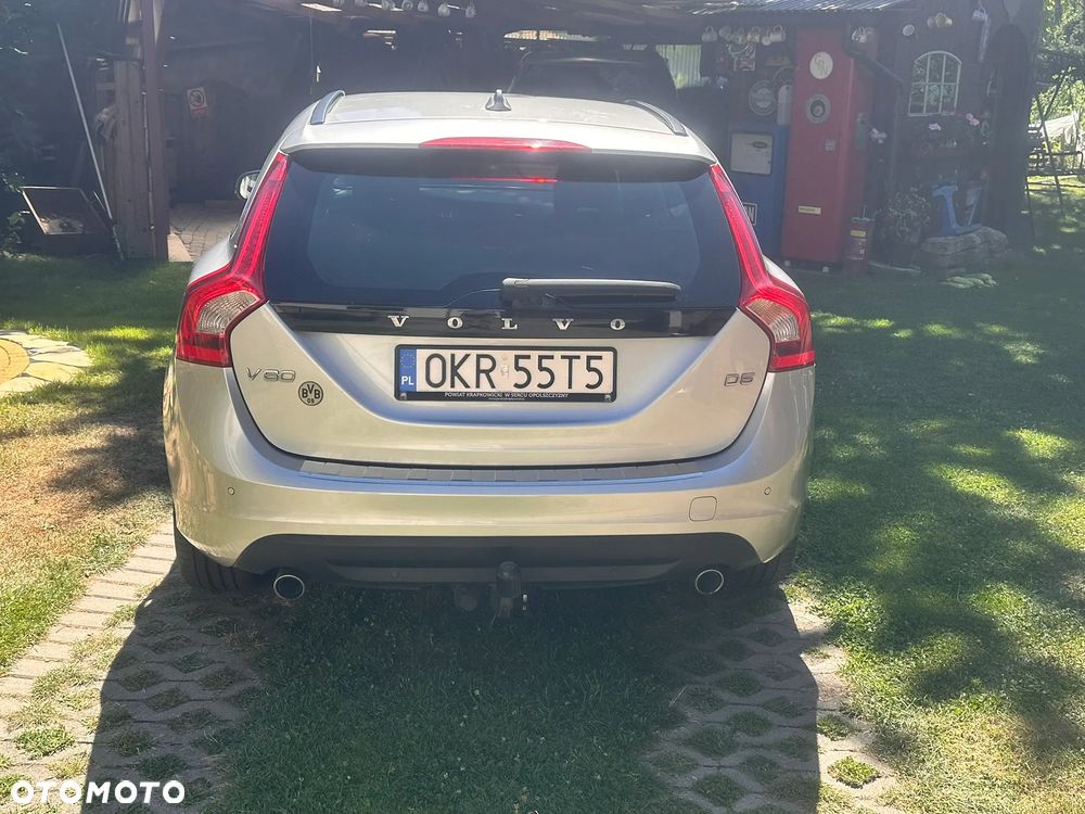 Volvo V60 D5 Geartronic Momentum - 3