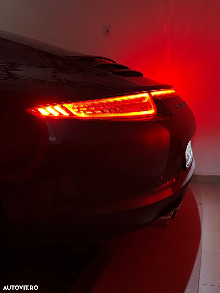 Porsche 911 Carrera 4 PDK - 19