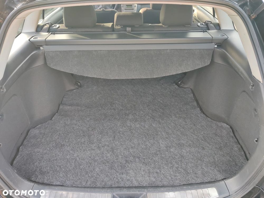 Toyota Avensis 1.8 VVT-i Sol - 14