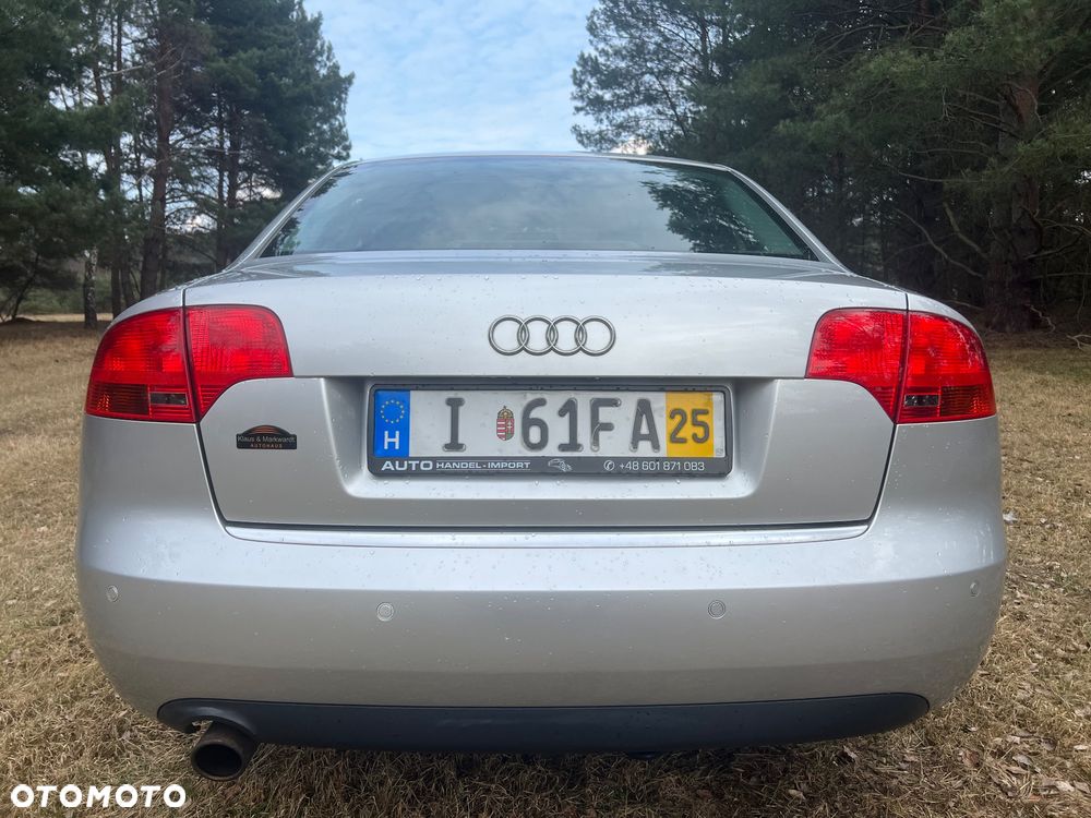 Audi A4 Limousine - 14