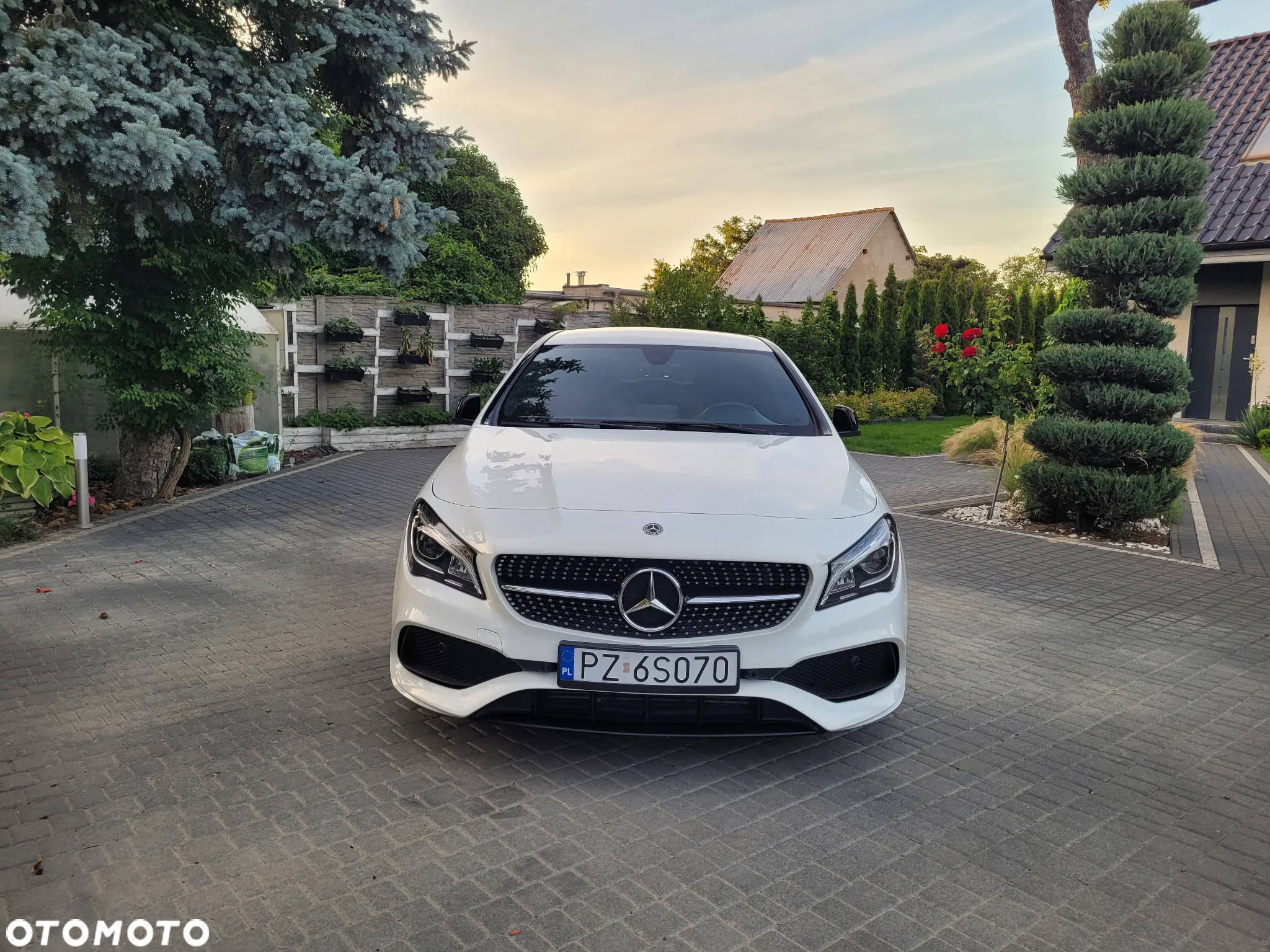 Mercedes-Benz CLA 200 7G-DCT AMG Line - 17