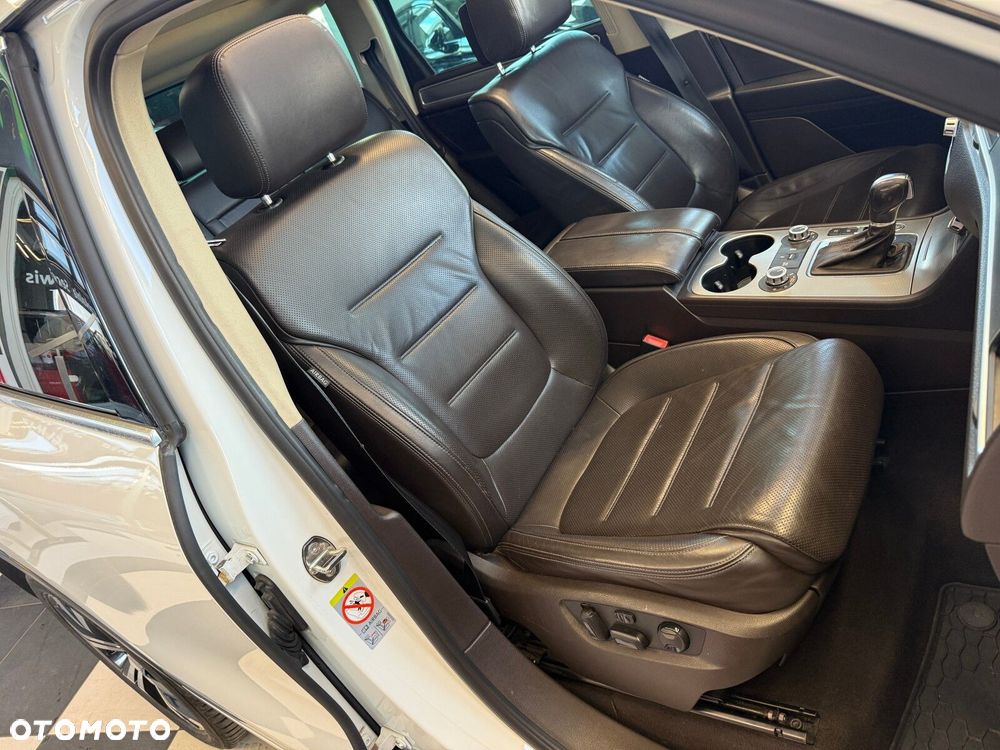 Volkswagen Touareg - 20