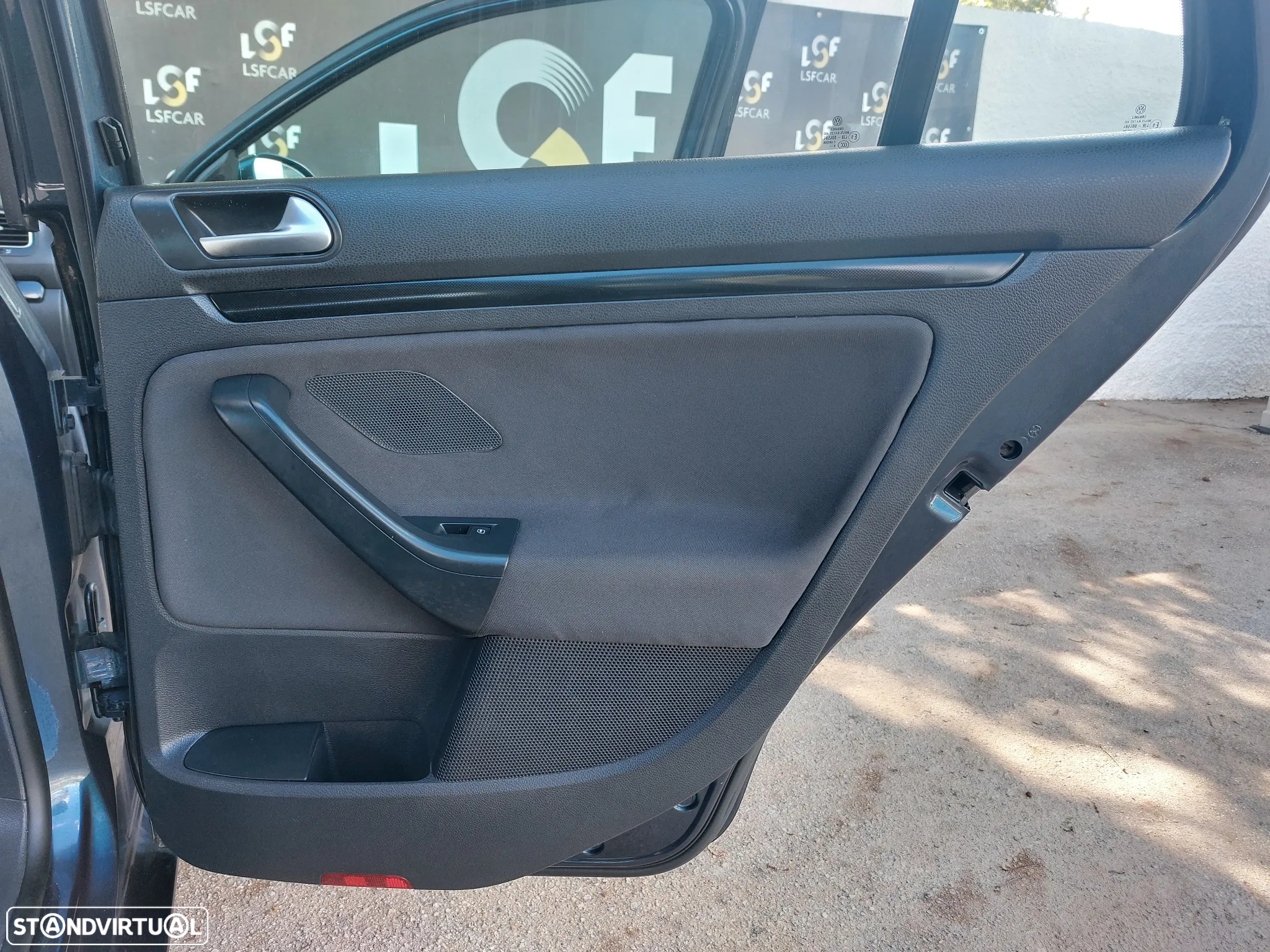VW Golf Variant 1.6 TDi Confortline - 15