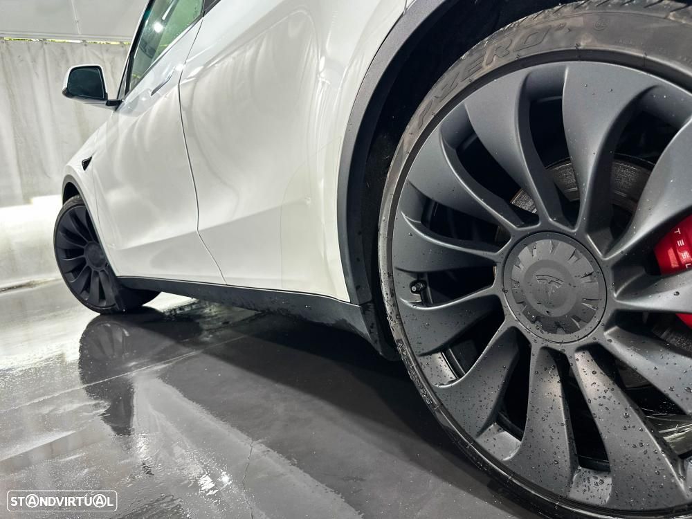 Tesla Model Y Performance Dual Motor AWD - 7