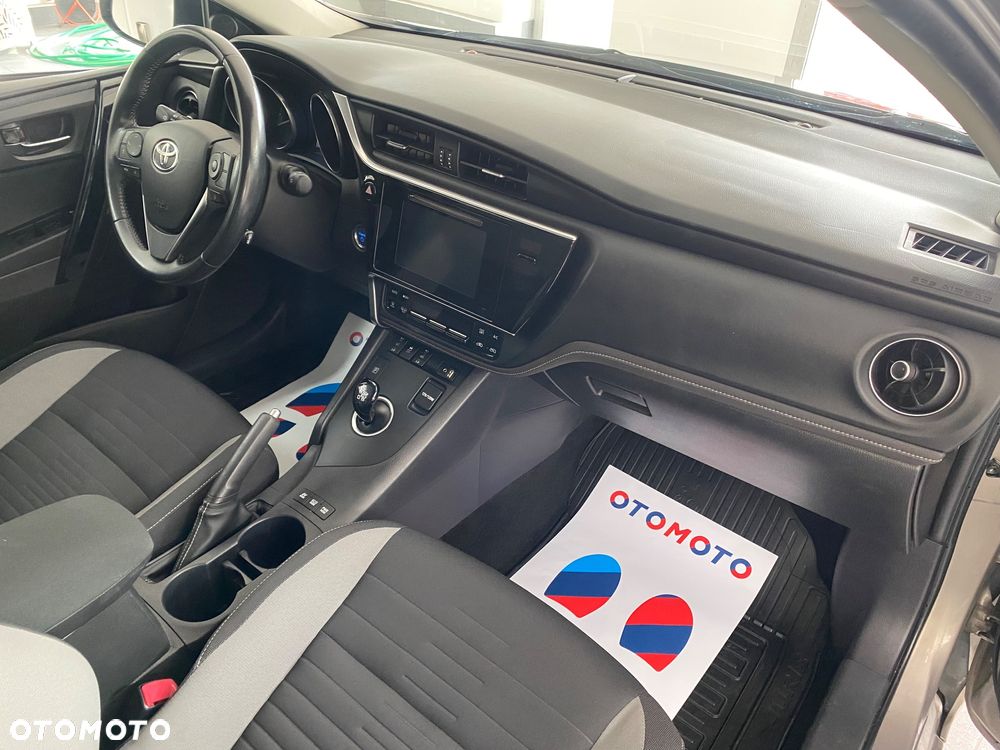 Toyota Auris - 12