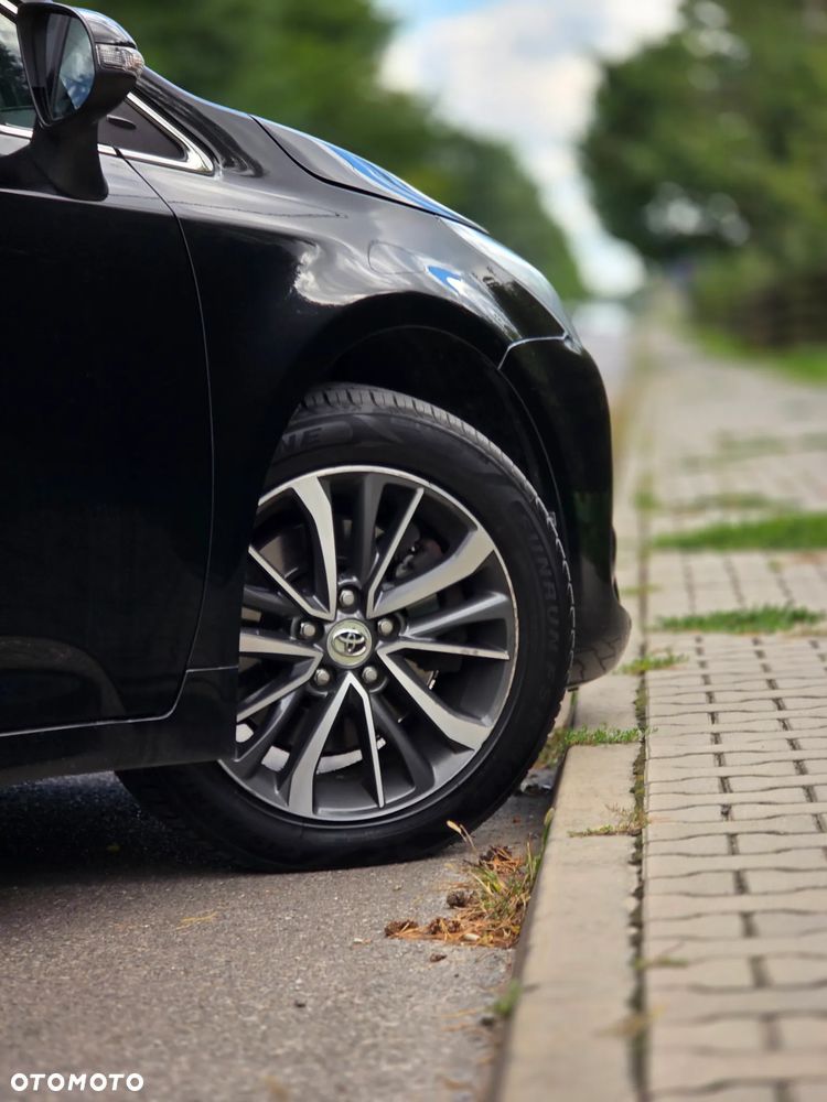 Toyota Avensis 2.0 D-4D Premium - 39