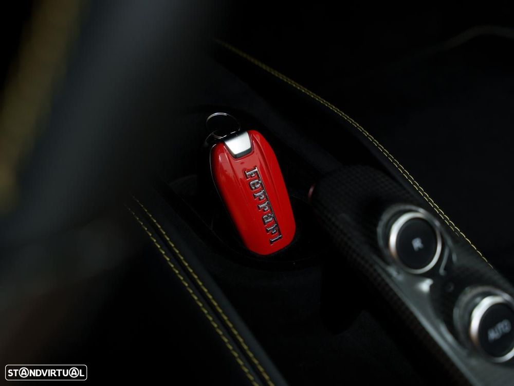 Ferrari F8 Tributo Spider - 29