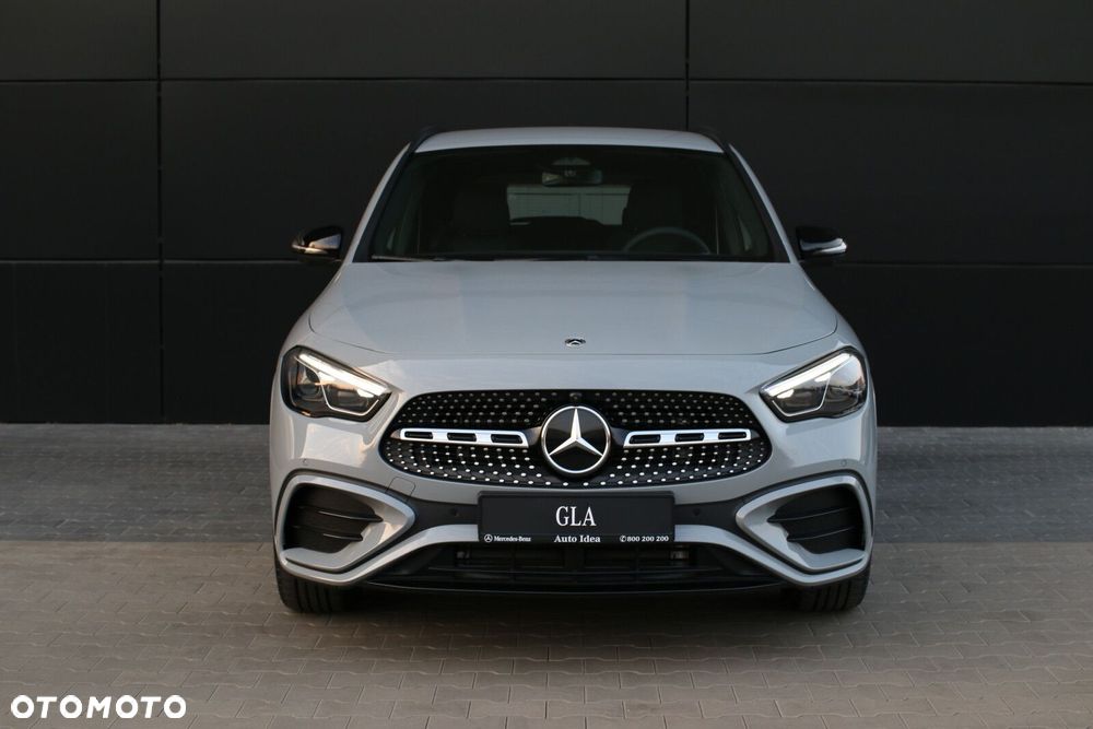 Mercedes-Benz GLA - 3