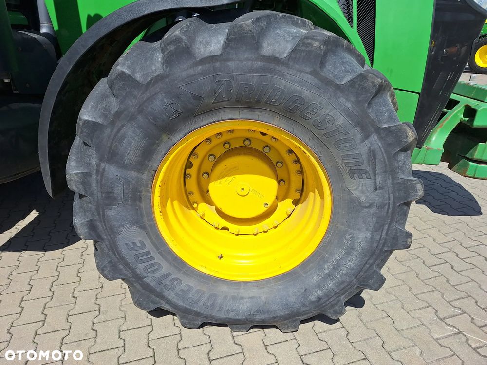 John Deere 8260R - 4