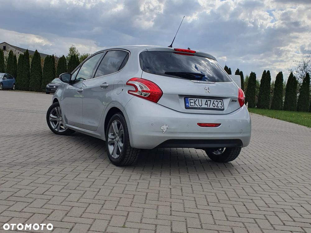 Peugeot 208 - 15
