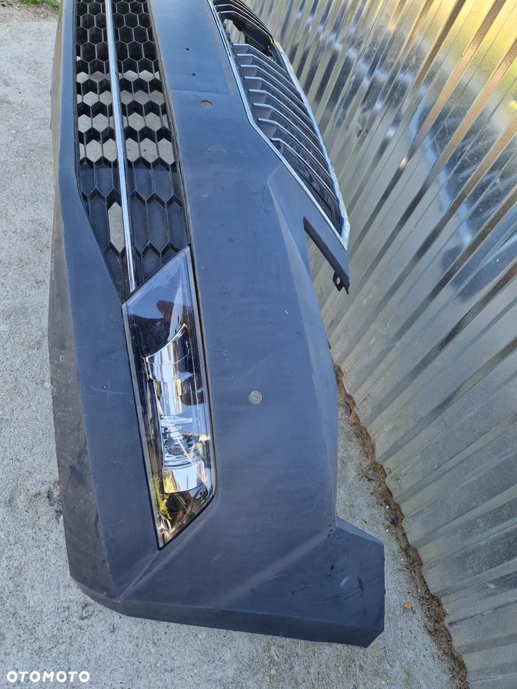 Skoda Superb 3 3V0 Zderzak przód przedni 4PDC NOWY - 3