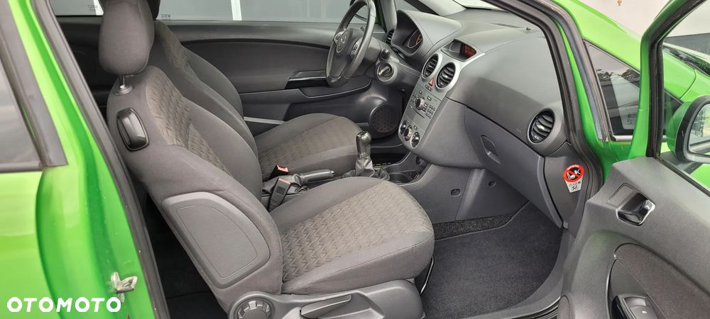 Opel Corsa 1.4 16V Active - 13