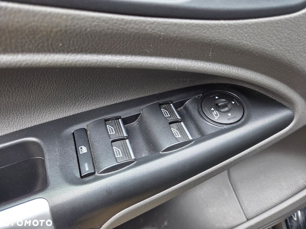 Ford Tourneo Connect 1.0 EcoBoost Start-Stop Titanium - 17