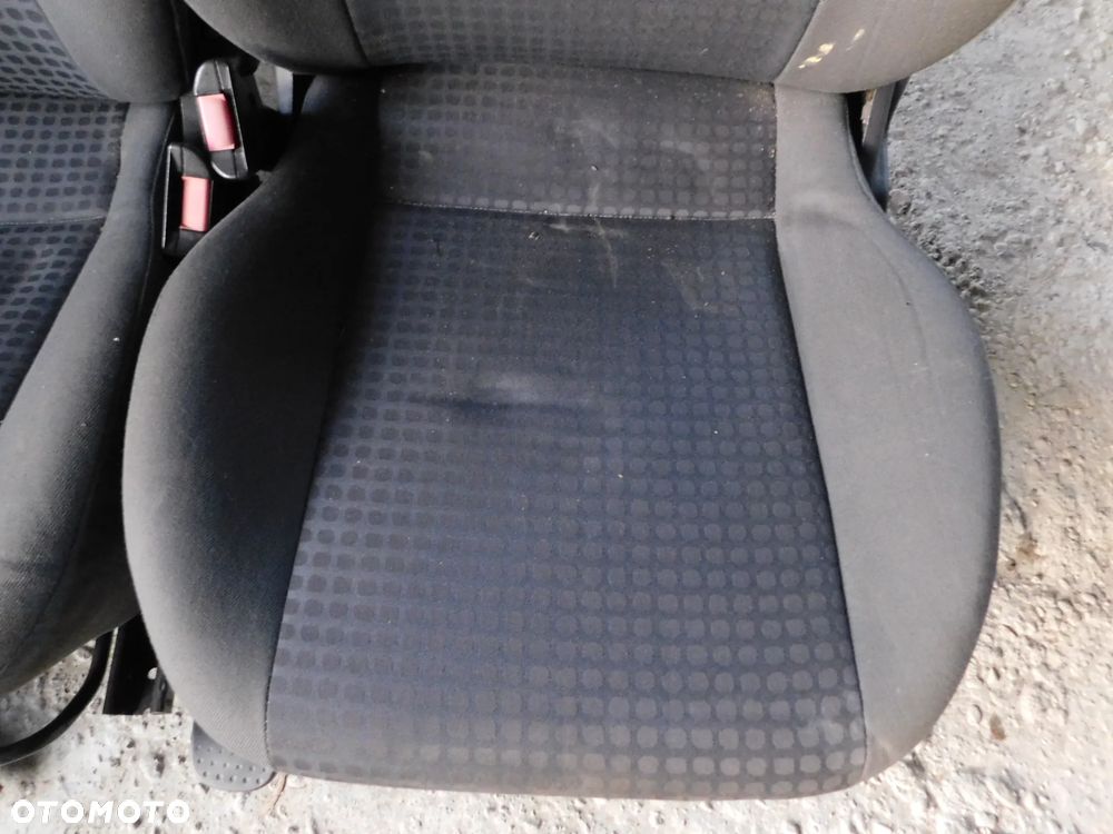 fotele komplet  OPEL CORSA C 3D COMBO EUROPA - 3