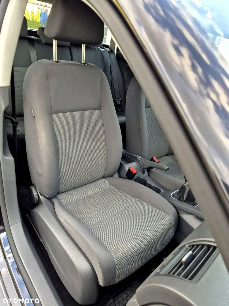 Volkswagen Golf - 19