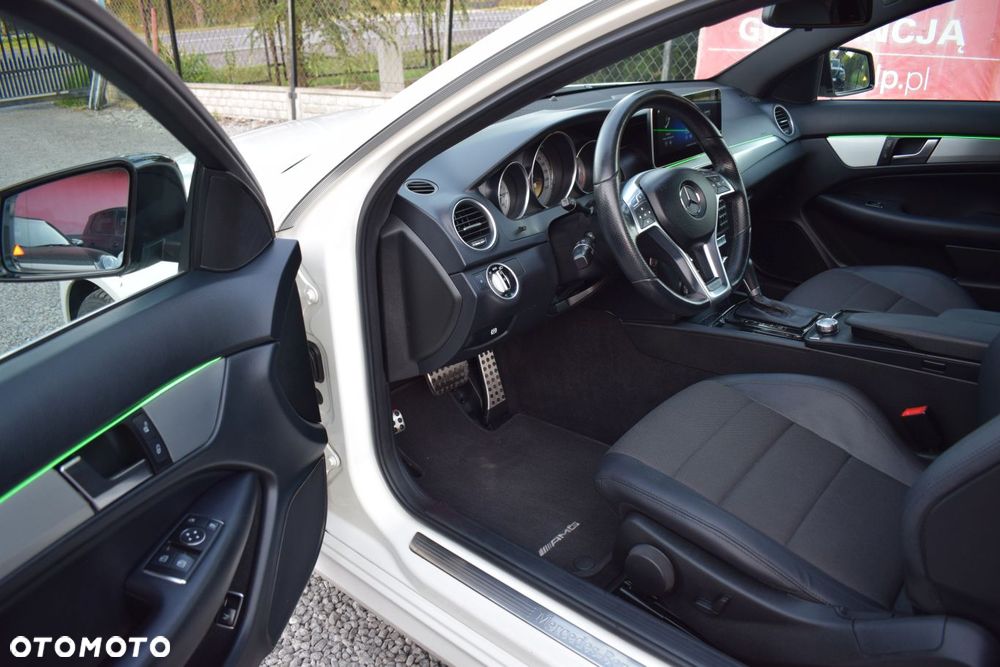 Mercedes-Benz Klasa C 180 BlueEFFICIENCY 7G-TRONIC Edition 1 - 8