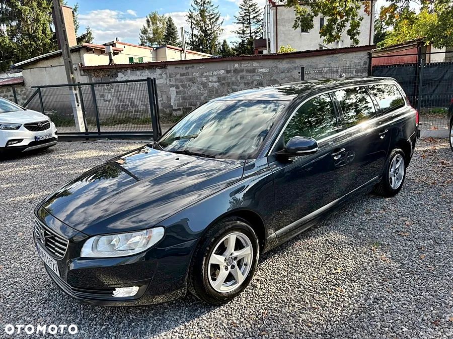 Volvo V70 D2 Momentum - 1