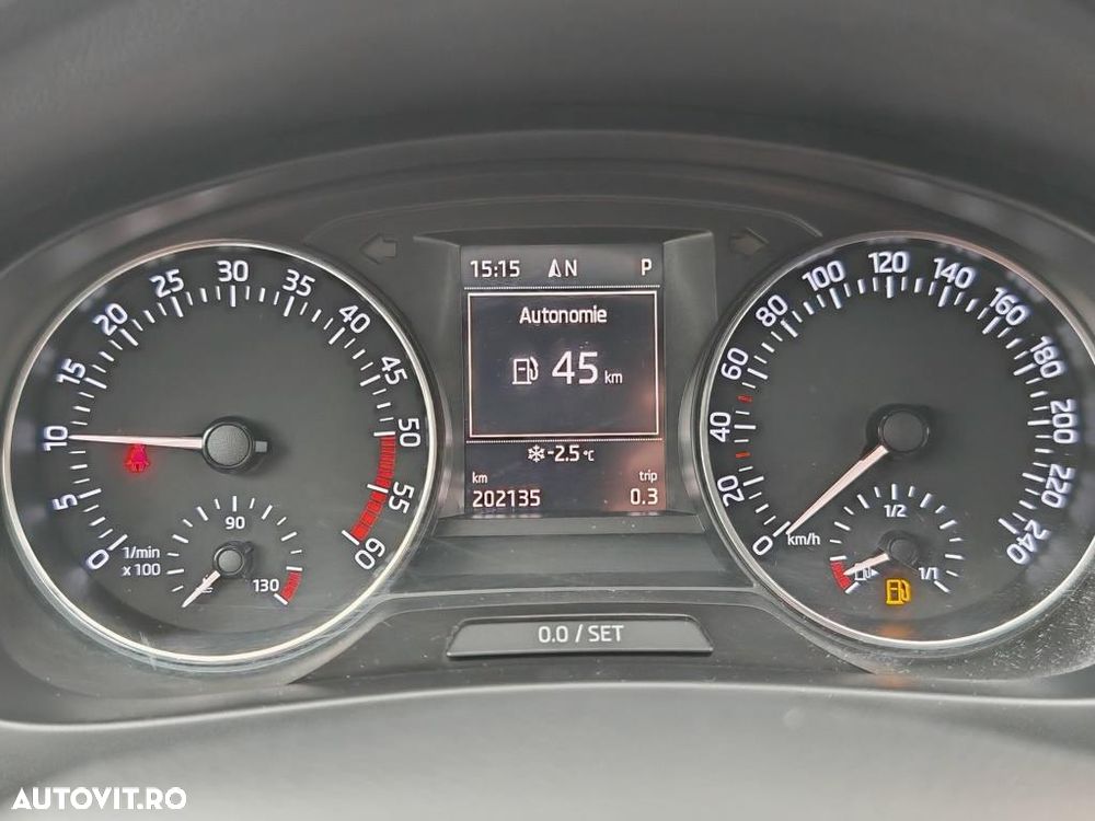 Skoda RAPID 1.4 TDI (Green tec) DSG Ambition - 21