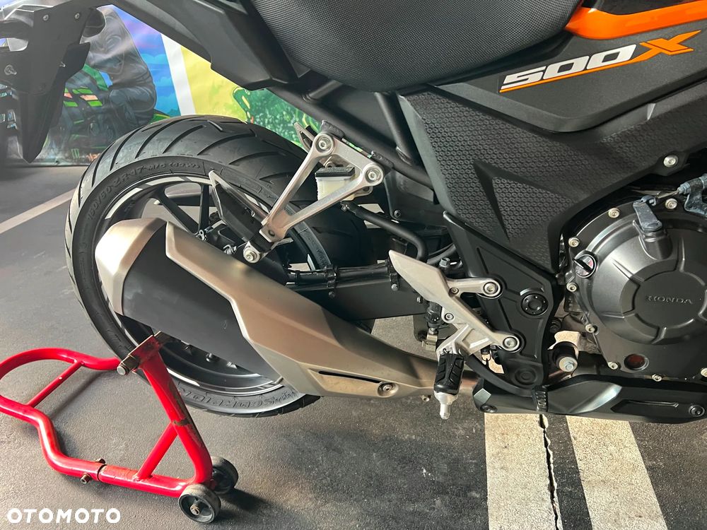 Honda CB - 12