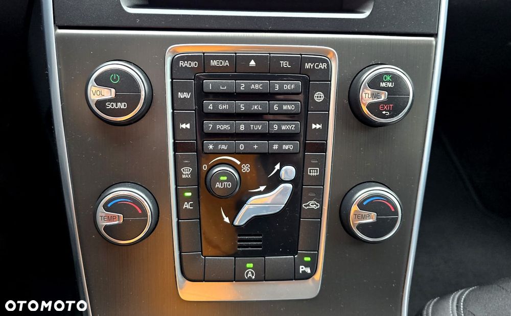 Volvo V60 D4 Momentum - 13