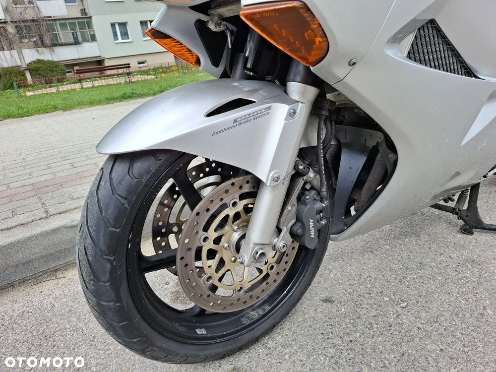 Honda VFR - 35