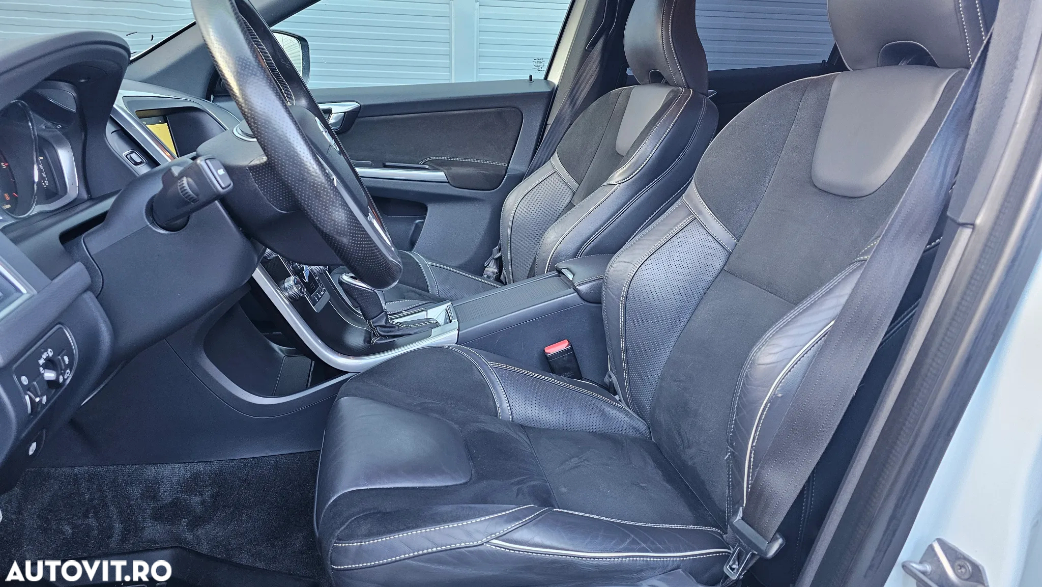 Volvo XC 60 B4 D AWD Geartronic RDesign - 37