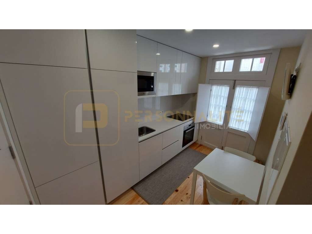 Apartamento T0 MOBILADO - centro histórico - Grande imagem: 2/12