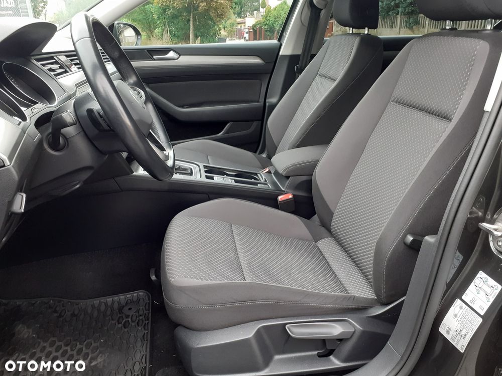 Volkswagen Passat - 24