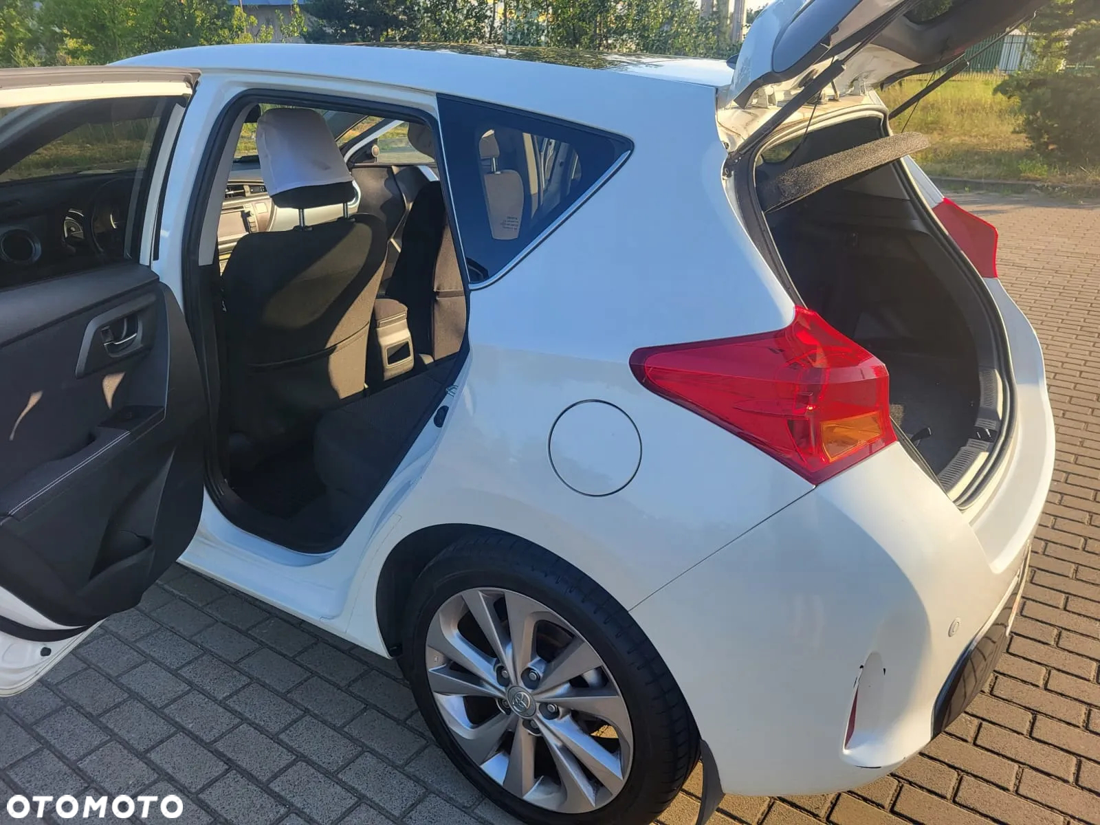 Toyota Auris Hybrid 135 Premium - 7