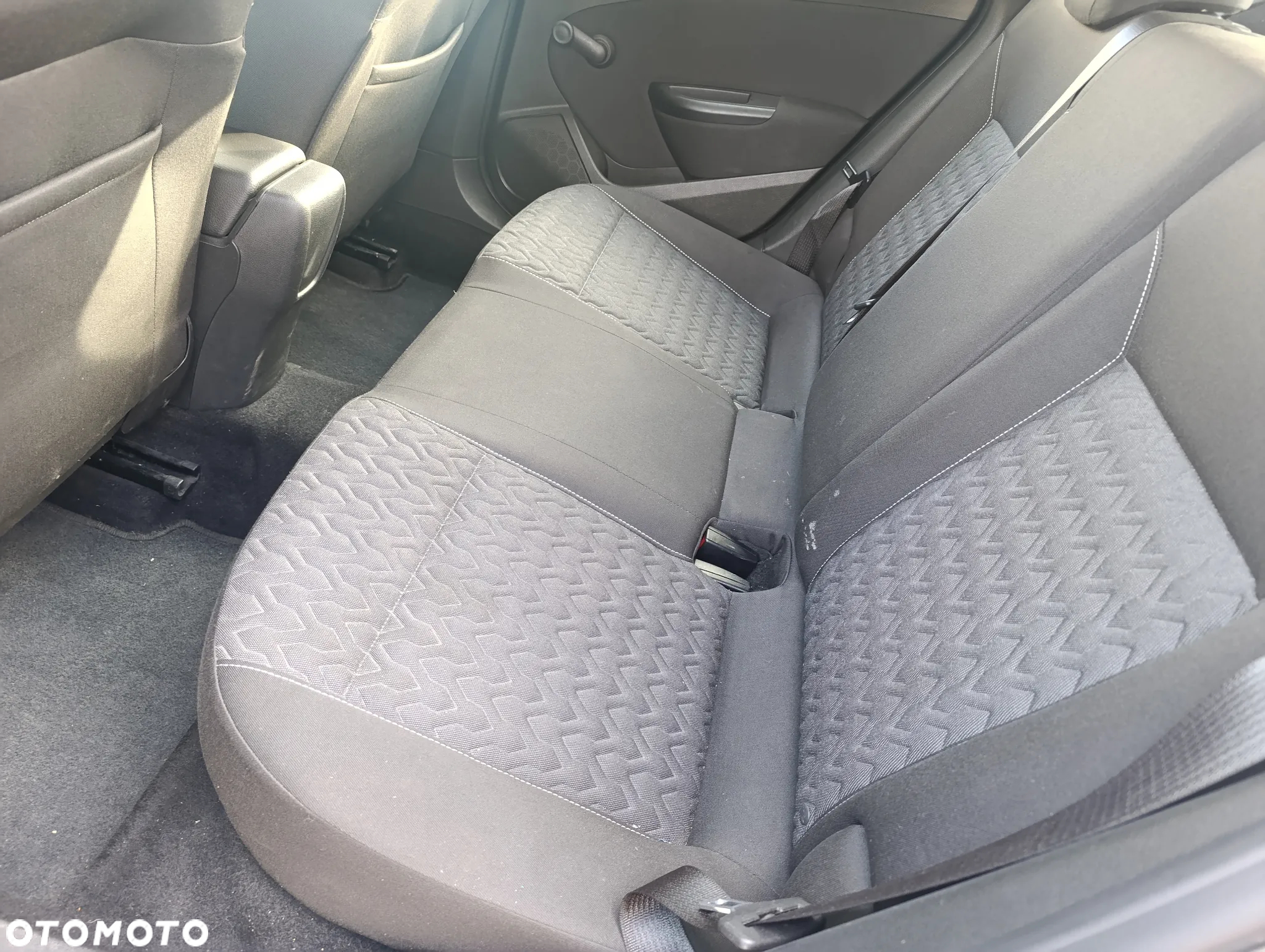 Opel Astra IV 1.4 T Cosmo EU6 - 6