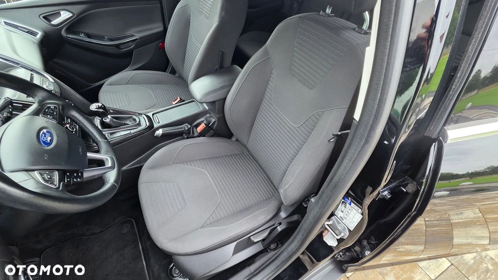 Ford Focus 1.5 EcoBoost STart-Stopp-System TITANIUM - 24