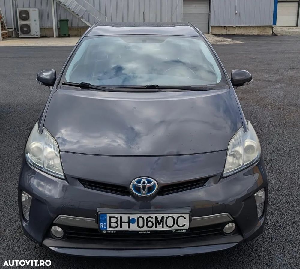 Toyota Prius - 4