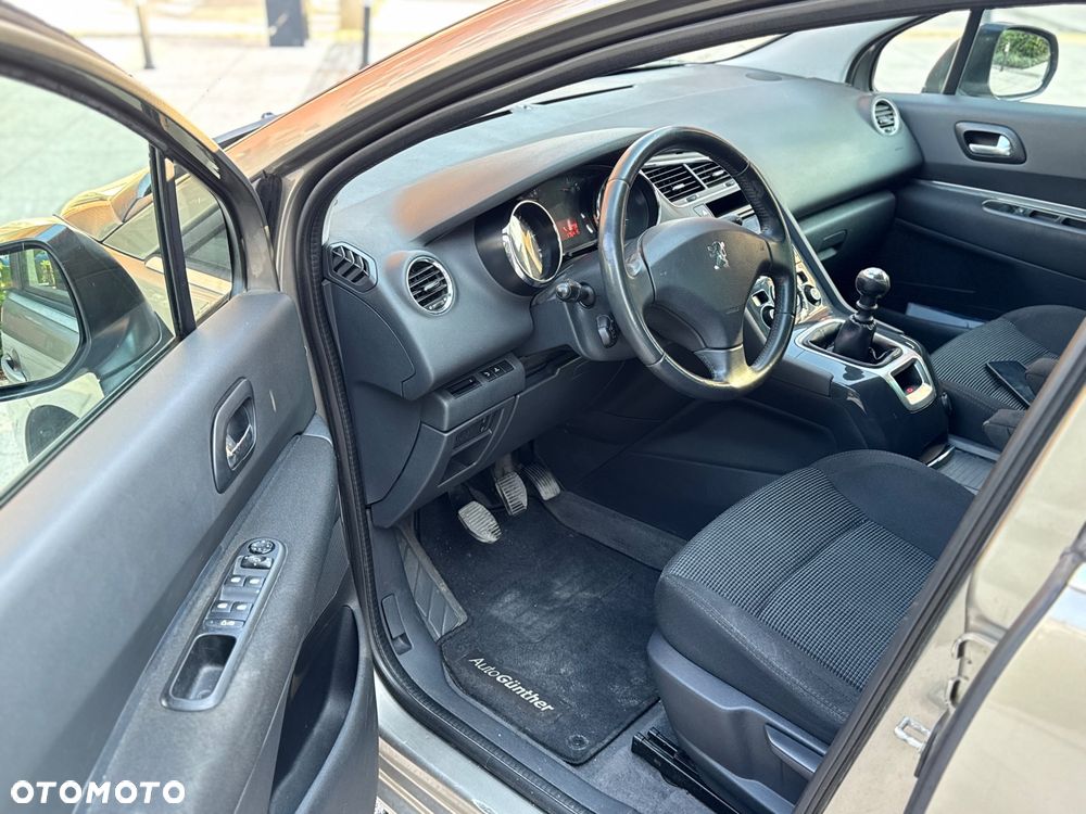 Peugeot 5008 - 9