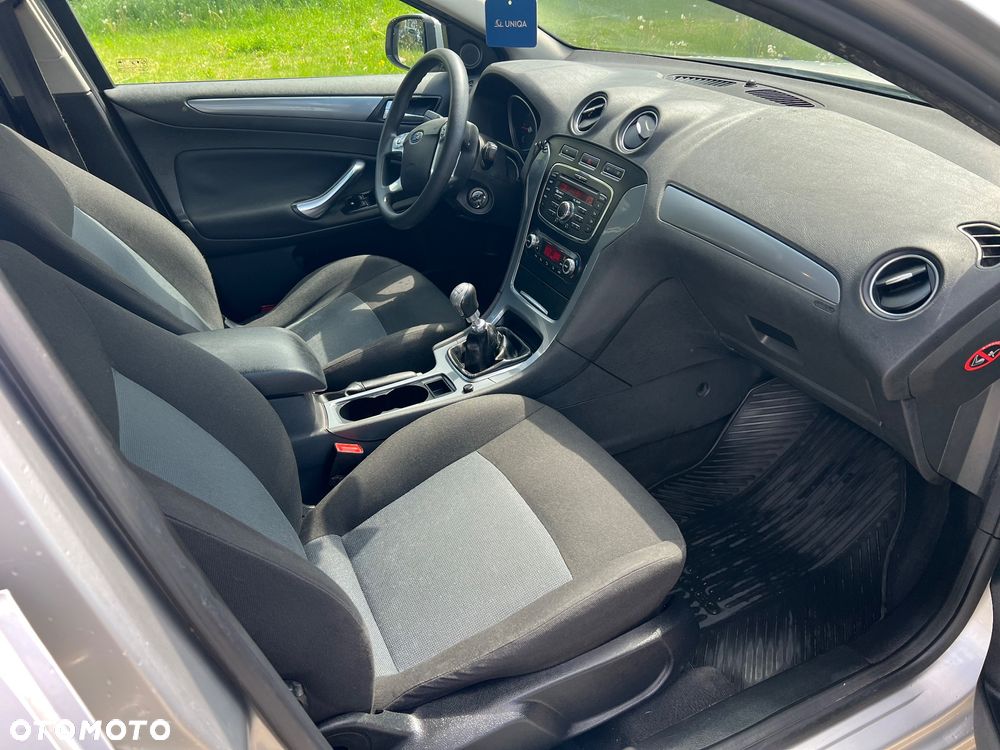 Ford Mondeo 2.0 TDCi Ambiente - 12