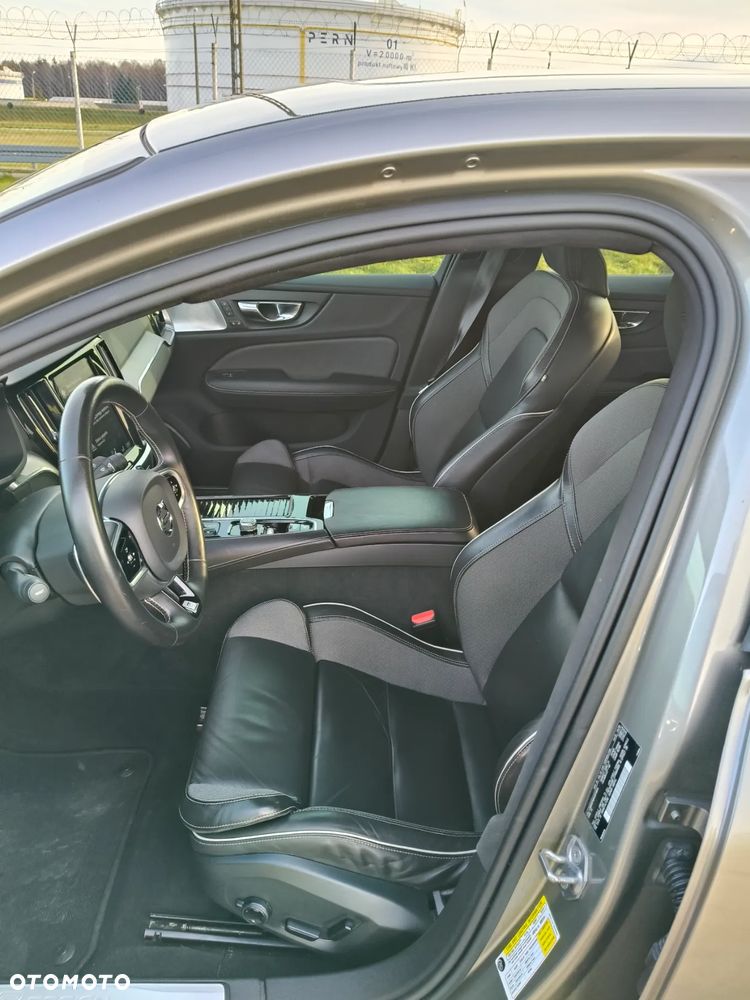 Volvo S60 T8 Twin Engine AWD Geartronic RDesign - 16