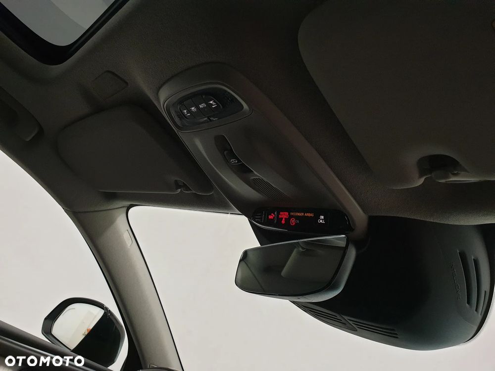 Volvo XC 40 D3 R-Design - 32