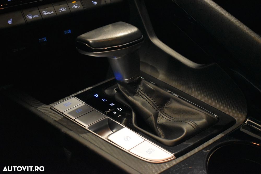 Hyundai Elantra 1.6 l 123 CP CVT Highway - 12