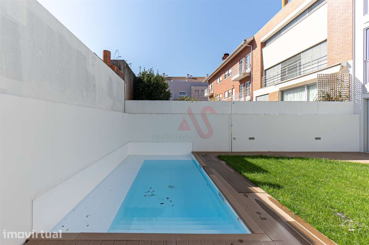 Moradia T4  de Luxo em pleno coração de Aveiro - aceitamos permuta - Grande imagem: 4/56