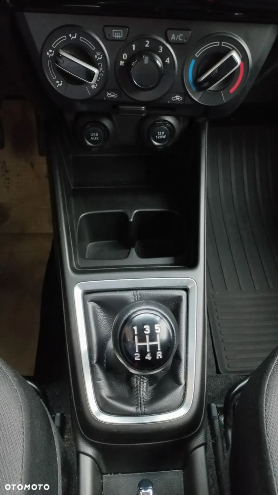 Suzuki Swift 1.2 Premium Plus - 27