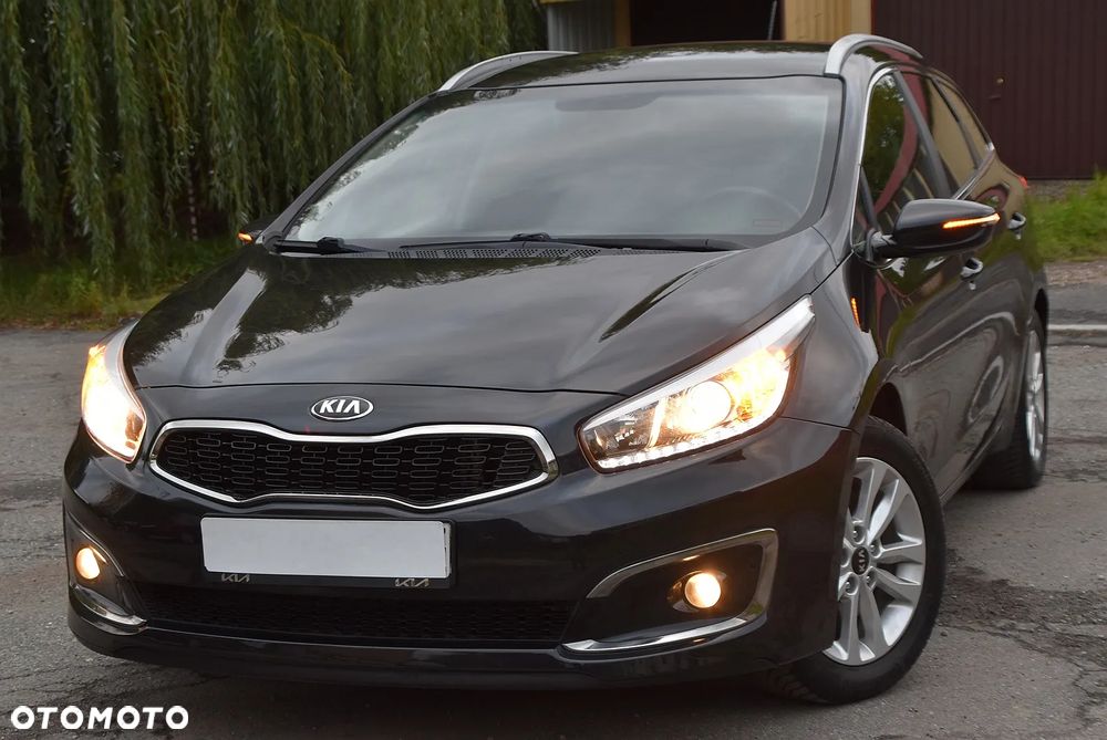 Kia Ceed - 12