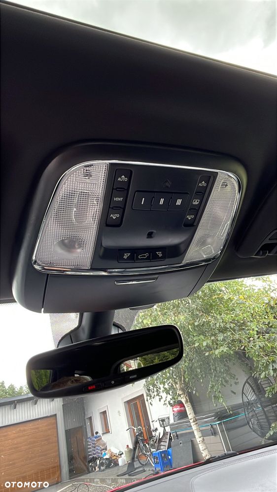 Jeep Grand Cherokee - 25