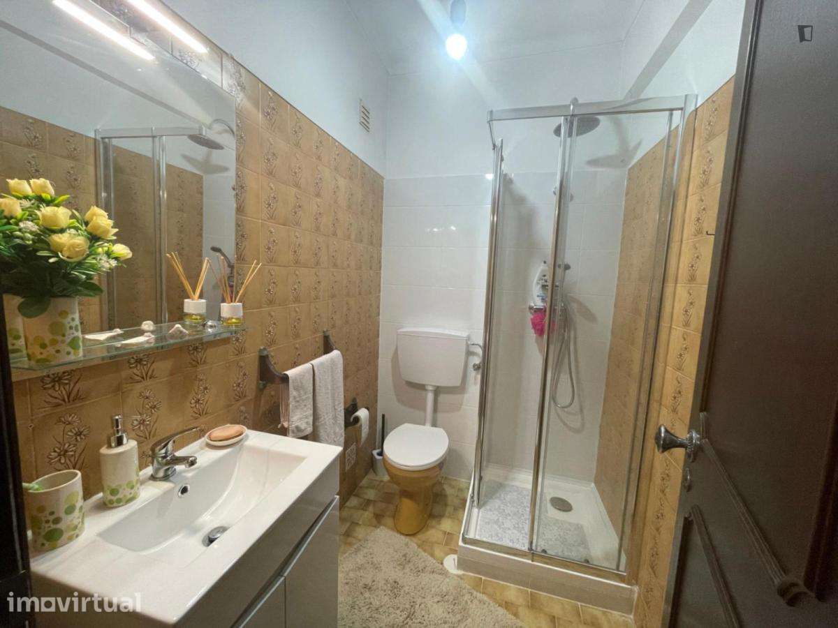 Quarto - localizado em Setubal - Grande imagem: 4/6