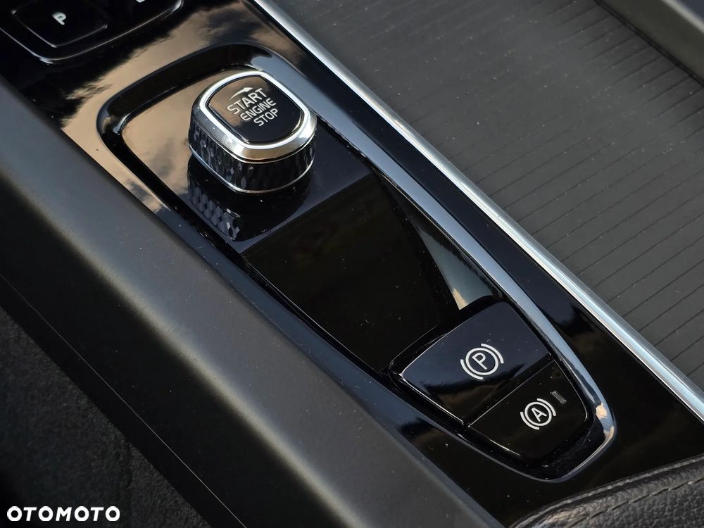 Volvo V60 B4 D Core - 27