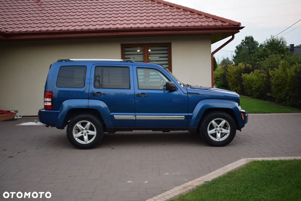 Jeep Liberty - 12