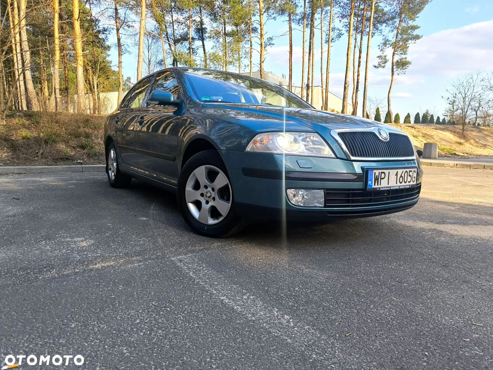 Skoda Octavia 1.6 Combi Ambiente - 1