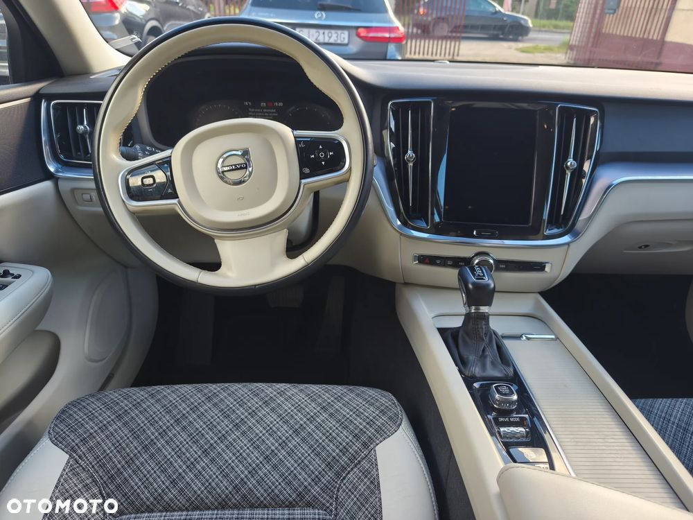 Volvo V60 D3 Geartronic - 27