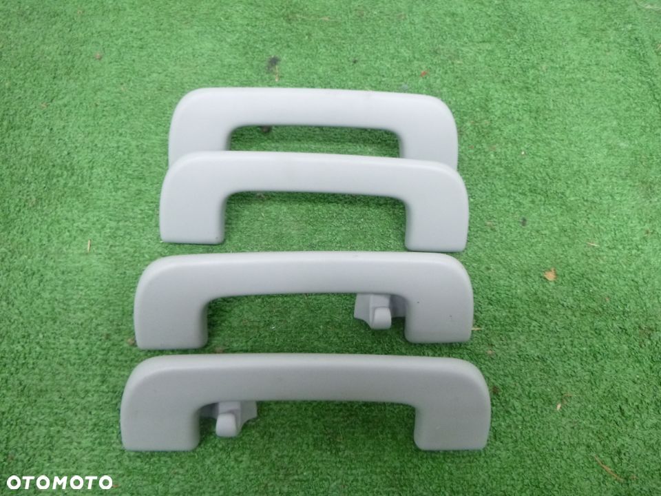 AUDI A4 B9 8W5 SEDAN OSŁONA SŁUPKA SRODKOWEGO RACZKI PODSUFITKI OSŁONA PRZECIW SŁONECZNA SŁONECZNIKI PODSUFITKA JASNA OSŁONA SŁUPKA TYLNEGO 8W5867506B 8W0867243D  8W5867246A 8W5867288 4M0857607 - 16