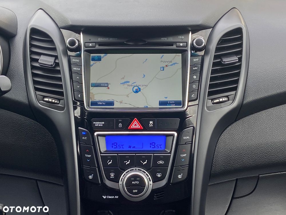 Hyundai i30 blue 1.6 CRDi DCT Passion - 13